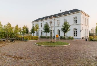 Boutique Hotel De Witte Dame has Balcony rooms