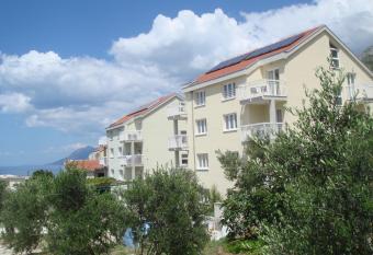 Apartments Ivana has Balcony rooms