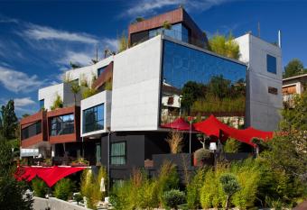 Hotel Viura allows 18 year olds to book a room