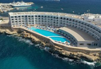 Paradise Bay Resort allows 18 year olds to book a room