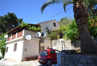 Apartments by the sea Mali Losinj (Losinj) - 7996 has Balcony rooms