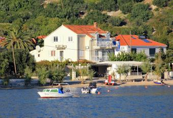 Apartments and rooms by the sea Slano, Dubrovnik - 8737 has Balcony rooms