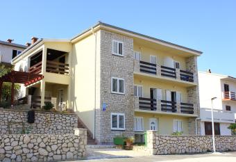 Apartment Pag 9388a has Balcony rooms