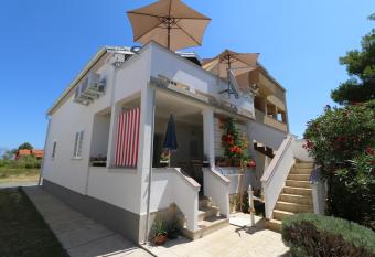 Studio Nin 11402a has Balcony rooms