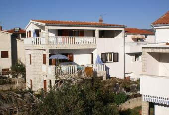 Apartments by the sea Rogoznica - 4313 has Balcony rooms