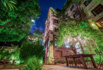 Factoria Hotel has Balcony rooms