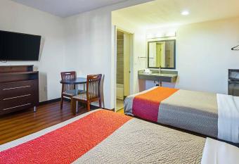 Motel 6 Hesperia, Ca - East has Smoking rooms