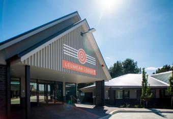 Leumeah Lodge has Balcony rooms