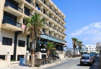 Canifor Hotel has Balcony rooms