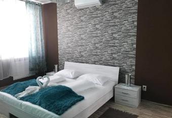 Hotel Hubert Nov   Z  mky has Balcony rooms