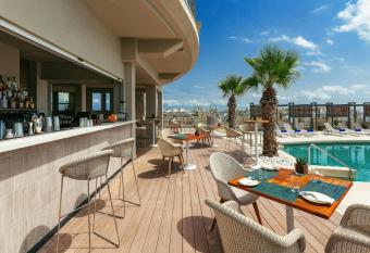 Malta Marriott Hotel & Spa allows 18 year olds to book a room