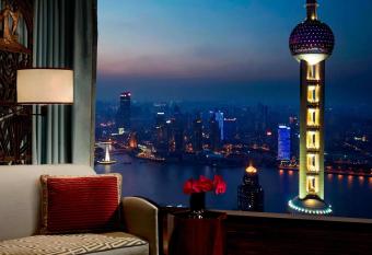 The Ritz-Carlton Shanghai, Pudong has rooms with a private hot tub