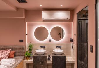 Olympus Terra Boutique Hotel allows 18 year olds to book a room