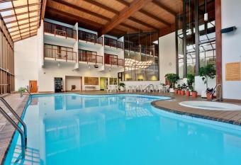 DoubleTree by Hilton Mt. Vernon has Balcony rooms