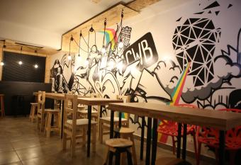 Social Hostel Caf   e Bar allows 18 year olds to book a room