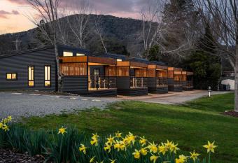 Bright Riverside Holiday Park has Balcony rooms