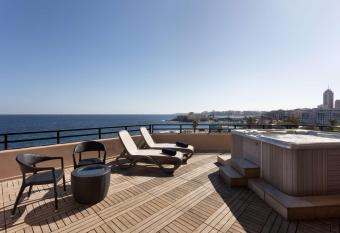 Radisson Blu Resort, Malta St. Julian s allows 18 year olds to book a room