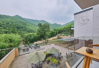 July Bamboo Guesthouse has Balcony rooms