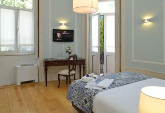 Dukes Corner Guest House allows 18 year olds to book a room