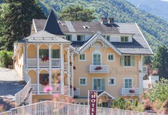 Chalet-H  tel Le Belv  d  re has Balcony rooms