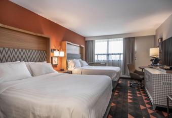 Holiday Inn St Johns, an IHG Hotel allows 18 year olds to book a room