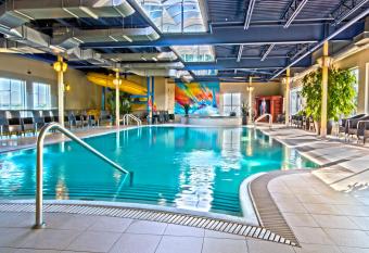 Hotel Must allows 18 year olds to book a room