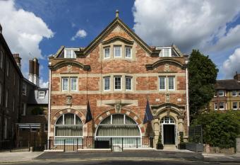 One Warwick Park Hotel has Balcony rooms