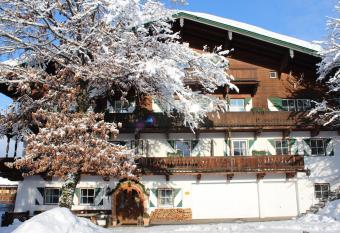 Landsitz R  merhof - Hotel Apartments has Balcony rooms