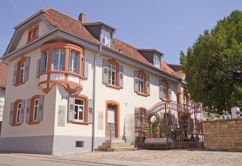 Villa Delange has Balcony rooms