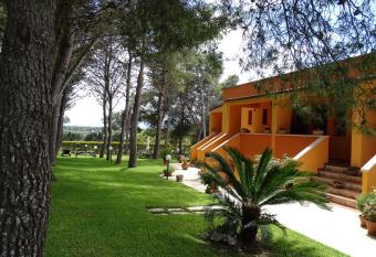 Sole del Mediterraneo allows 18 year olds to book a room