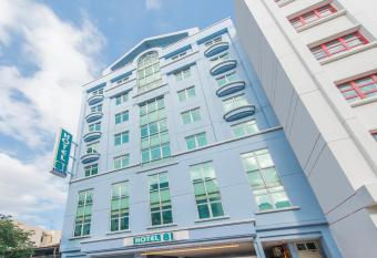 Hotel 81 Lucky allows 18 year olds to book a room