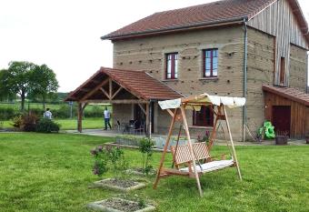 Maison d h  tes La Tuilerie has Balcony rooms