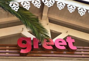 greet La Teste Bassin d Arcachon allows 18 year olds to book a room