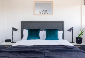 Ridge Apartment Hotel allows 18 year olds to book a room