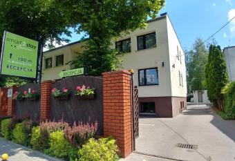 Smart2Stay Pod Lipami allows 18 year olds to book a room