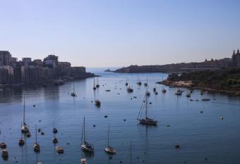 Hotel Verdi allows 18 year olds to book a room