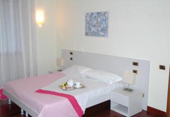 B&B Nelly has rooms with a private hot tub