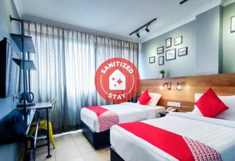 OYO 761 City Hotel allows 18 year olds to book a room