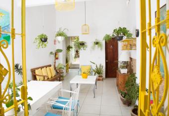 Casa Canario Hostel has Balcony rooms