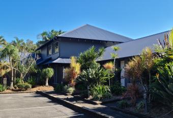 The Park Hotel Motel, Suffolk Park allows 18 year olds to book a room