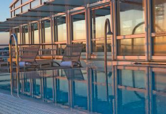 Vichy C  lestins Spa H  tel allows 18 year olds to book a room