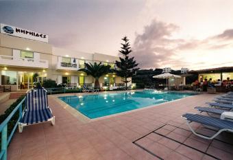 Niriides has Balcony rooms