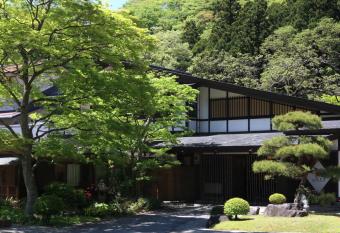 Itamuro Onsen Daikokuya allows 18 year olds to book a room