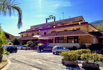 Hotel Ristorante Belvedere has Balcony rooms