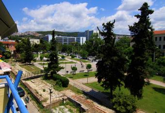 RentRooms Thessaloniki has Balcony rooms
