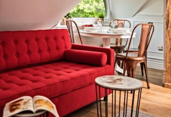 Lion Apartments - CHILLSET Apartmenty Westerplatte allows 18 year olds to book a room