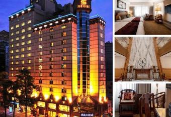 Hotel Sunshine allows 18 year olds to book a room