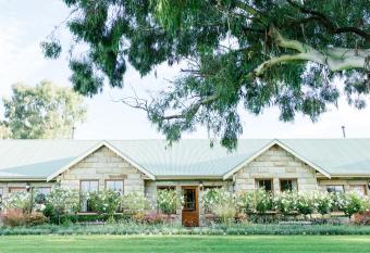 Baris Guesthouse has Balcony rooms