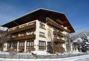 Appartement Ginschel allows 18 year olds to book a room