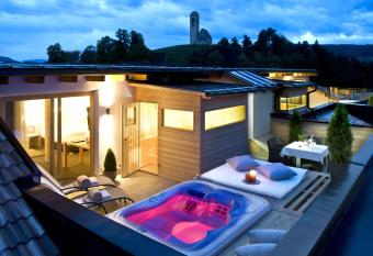 Gartenhotel V  lser Hof - Adults Only allows 18 year olds to book a room